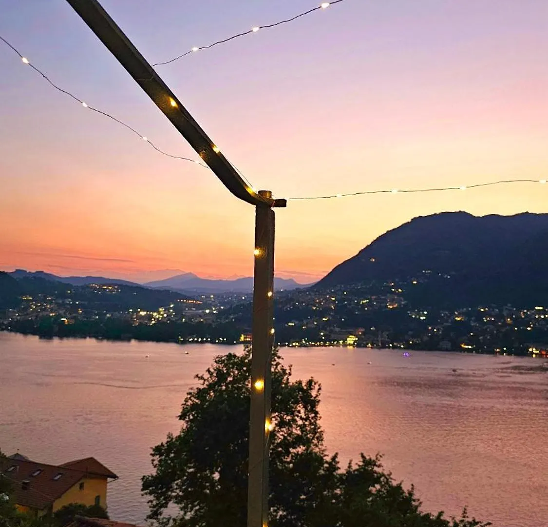 Le Luci Sul Lago Di Como contacts