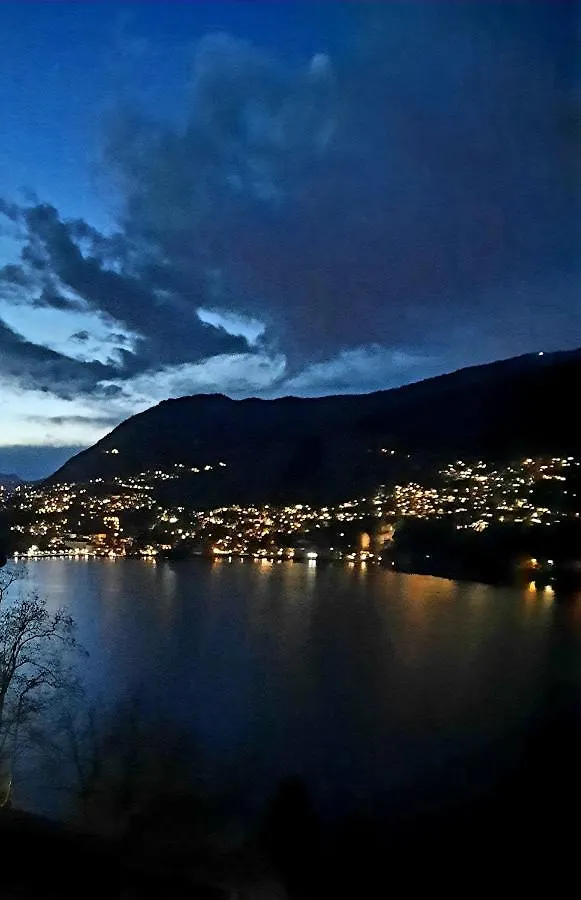 Le Luci Sul Lago Di Como Blevio Italy